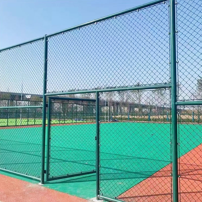 Gemonteerd stadionhek